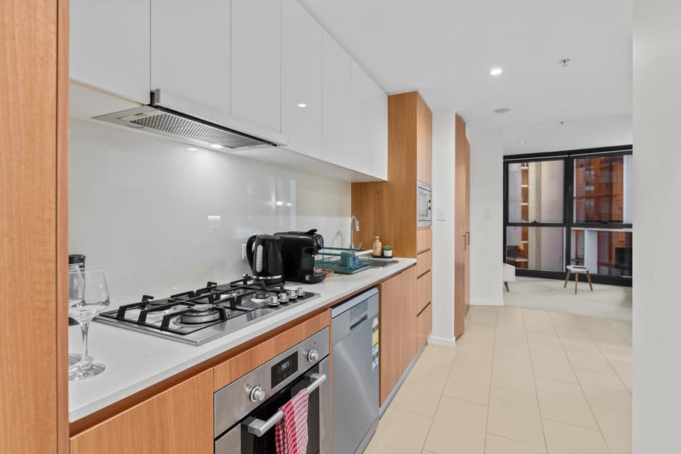 Stylish 2BR CBD Stay at Brisbane Skytower Apartment in Kangaroo Point