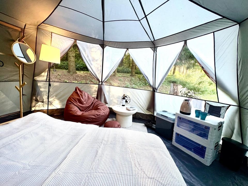 Seating area, Bedroom