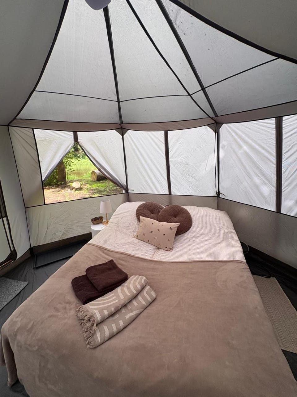 Seating area, Bedroom