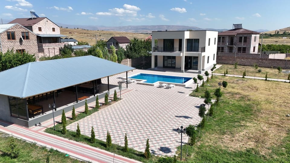Holland House Villa in Armenia