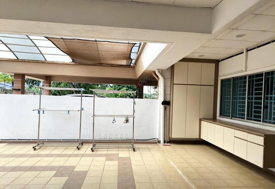 Puteri Homestay Batu Pahat 12-14 pax by Ngio House in Johor