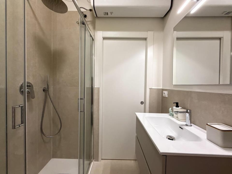 Shower, Bathroom