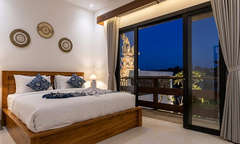 Bed, Night, Natural landscape, View (from property/room), Balcony/Terrace, Photo of the whole room, Bedroom