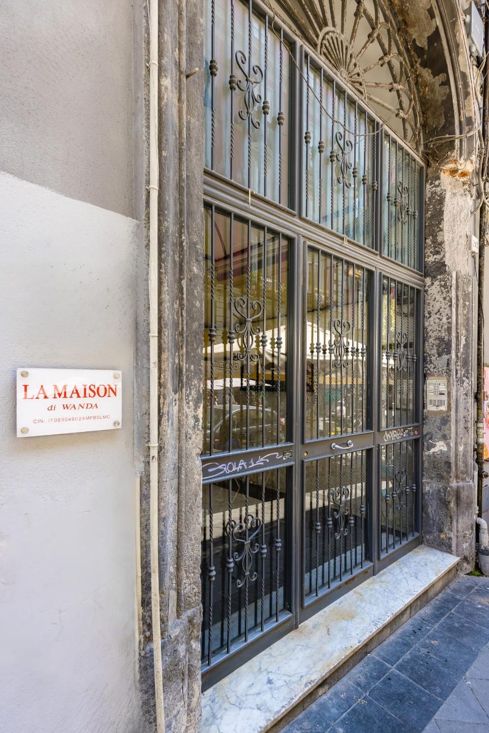 Facade/entrance