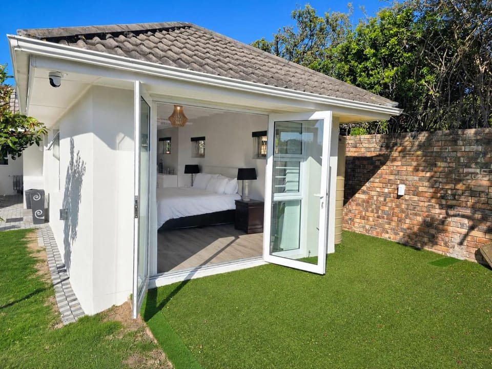 Bedroom, Garden view