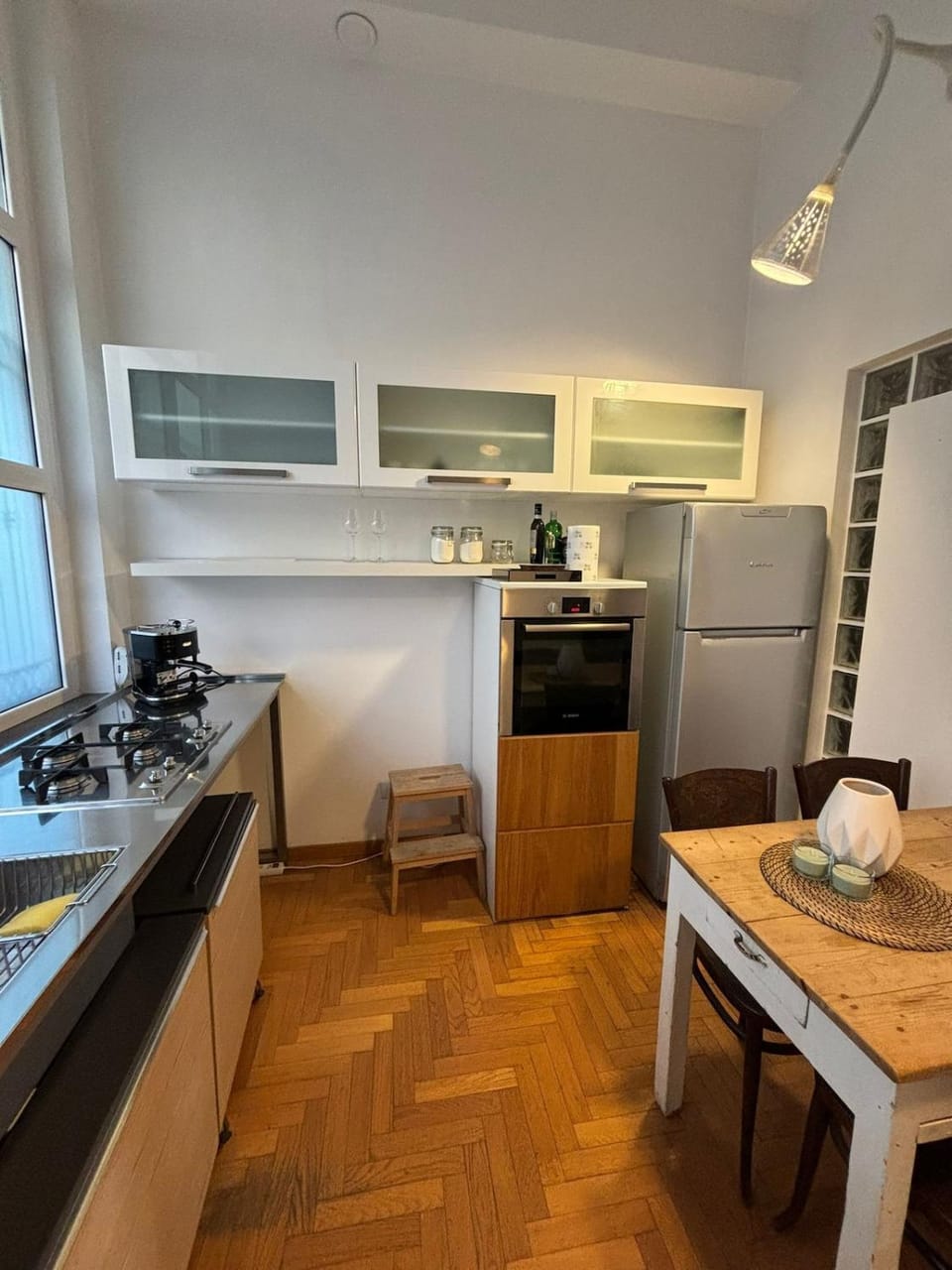 Coffee/tea facilities, Kitchen or kitchenette, Dining area