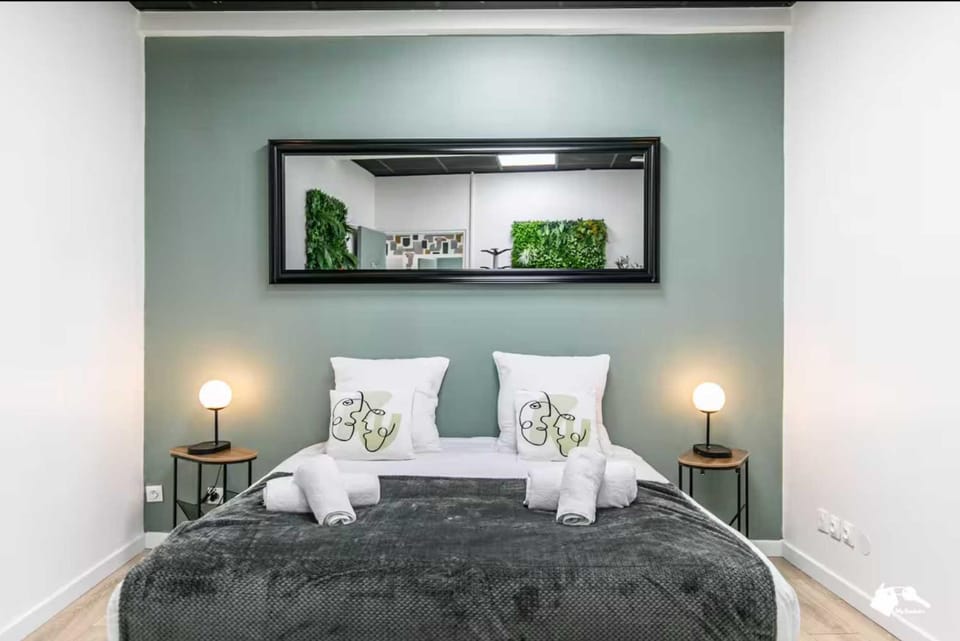 Bed, Bedroom