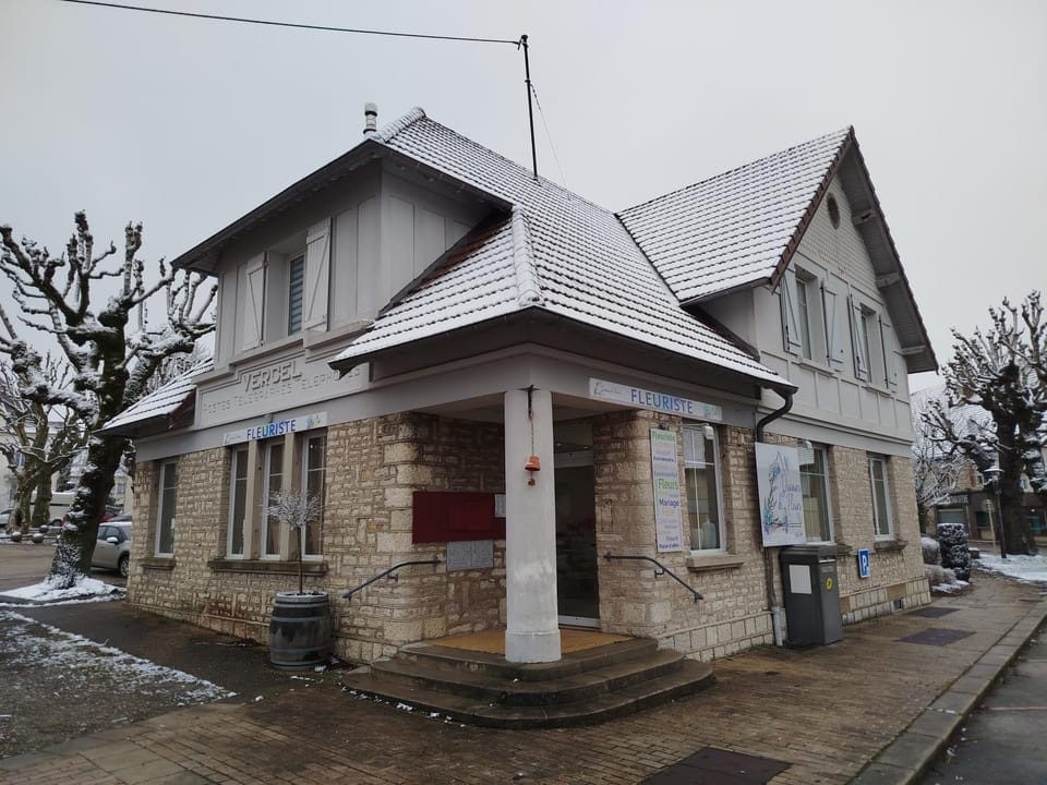 Property building, Street view, Parking