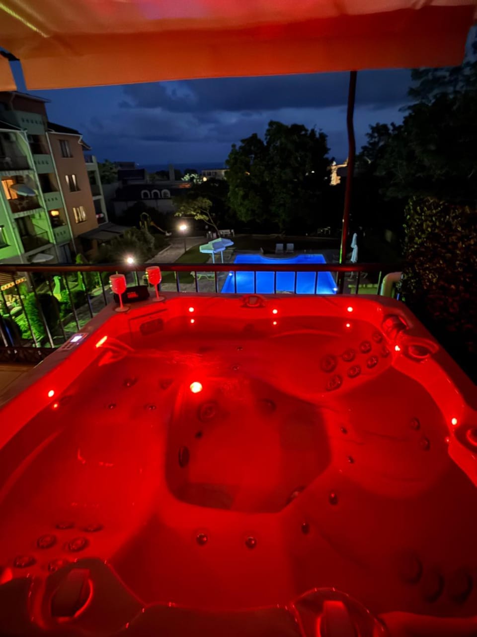 Night, Natural landscape, Hot Tub, Pool view, Swimming pool