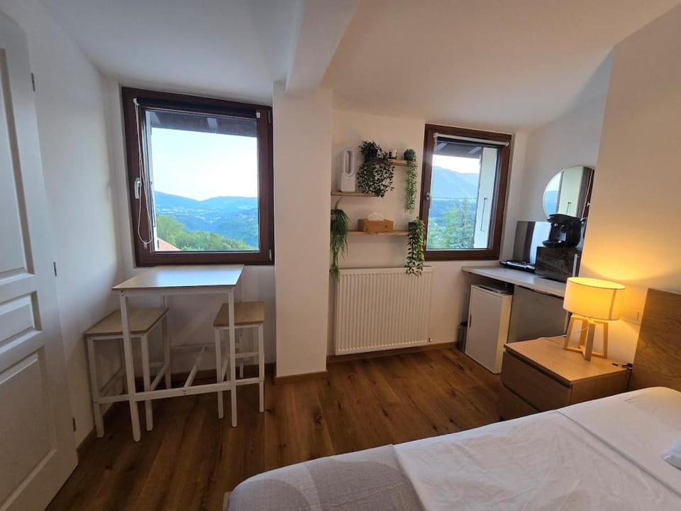 Panoramic Studio Near Geneva Apartment in Haute-Savoie
