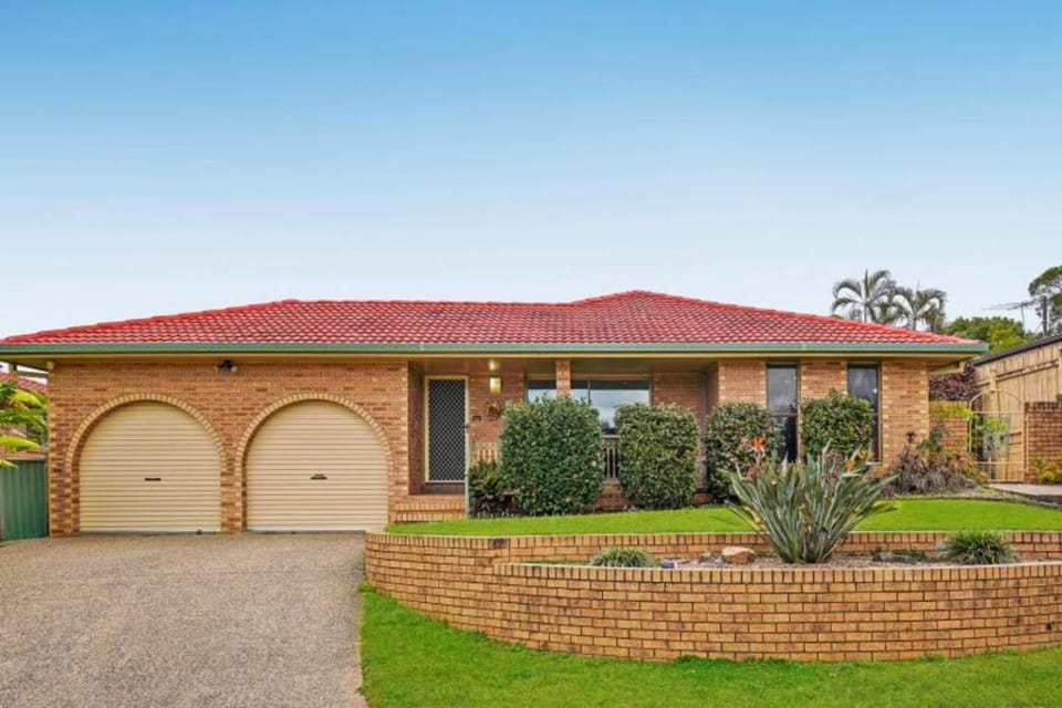 Private Pool Retreat I Fully renovated Stylish Home House in Brisbane