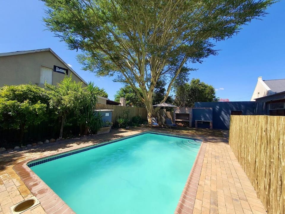 Day, Garden, Garden view, Pool view, Swimming pool, sunbed
