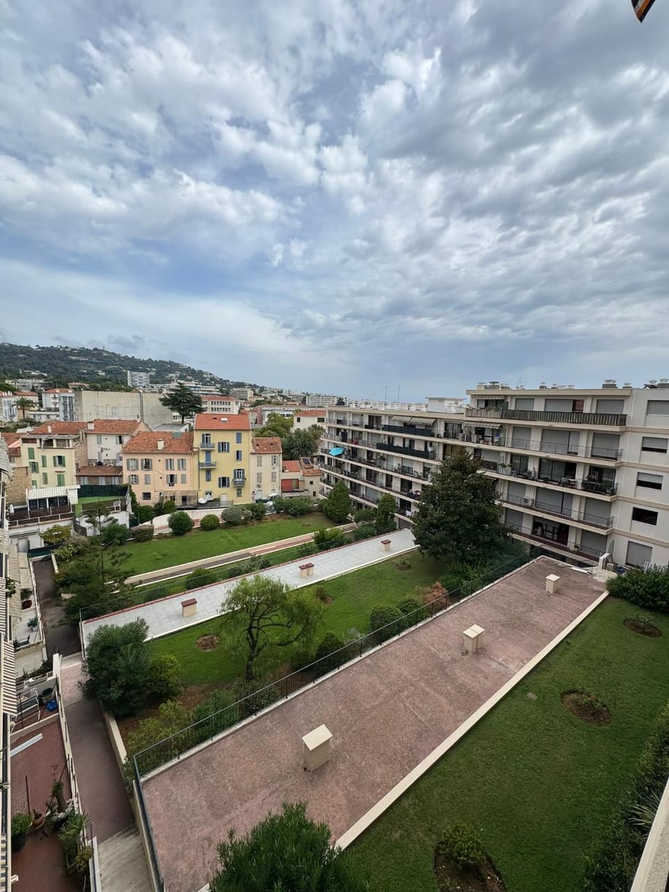 Neighbourhood, Natural landscape