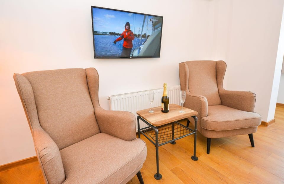 TV and multimedia, Seating area