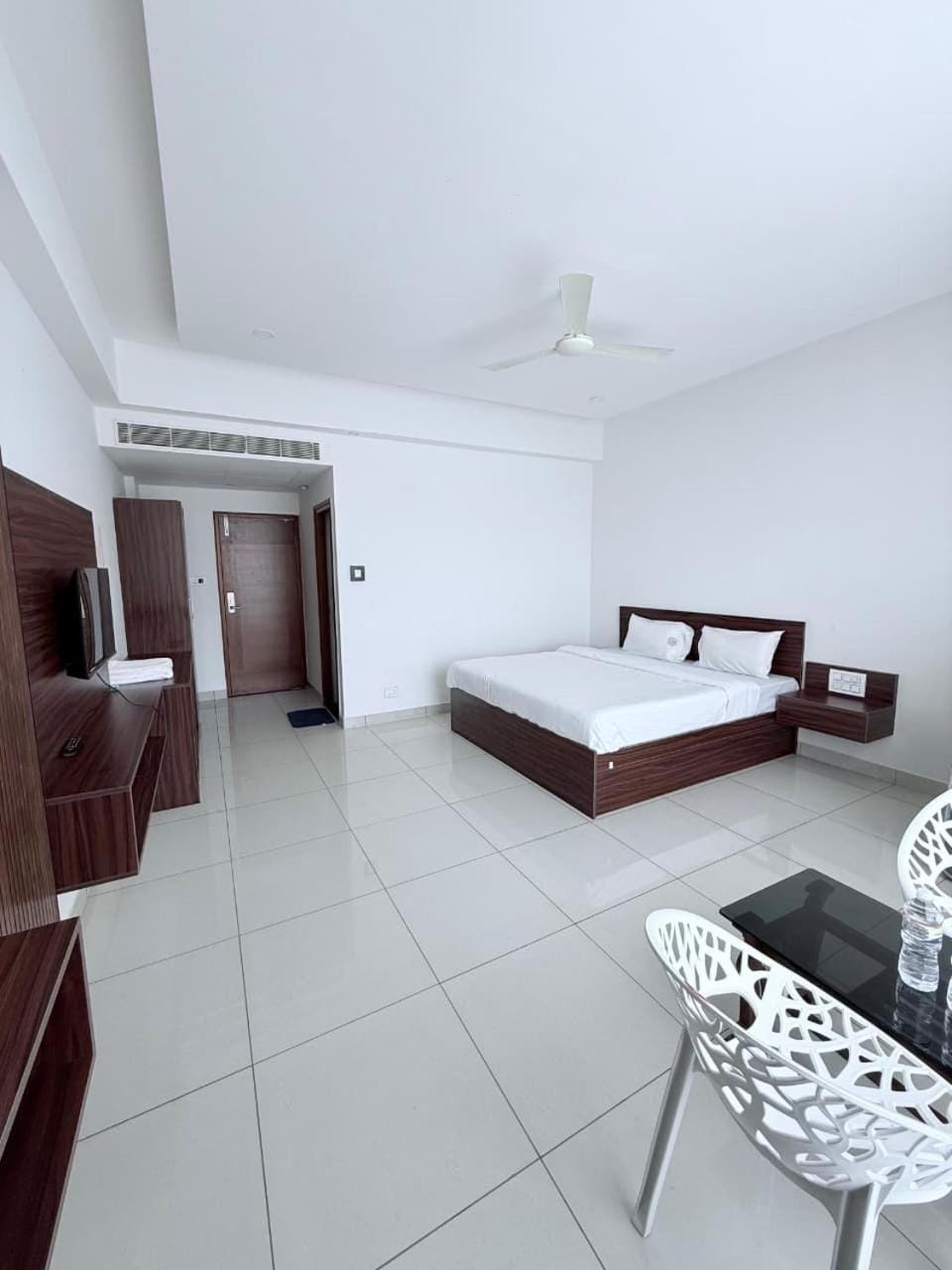 Living room, Photo of the whole room, Bedroom