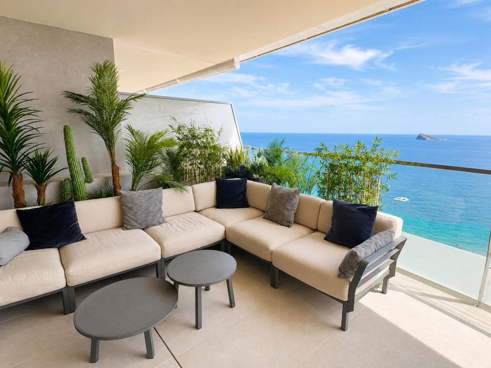 Day, Natural landscape, View (from property/room), Balcony/Terrace, Balcony/Terrace, Seating area, Sea view