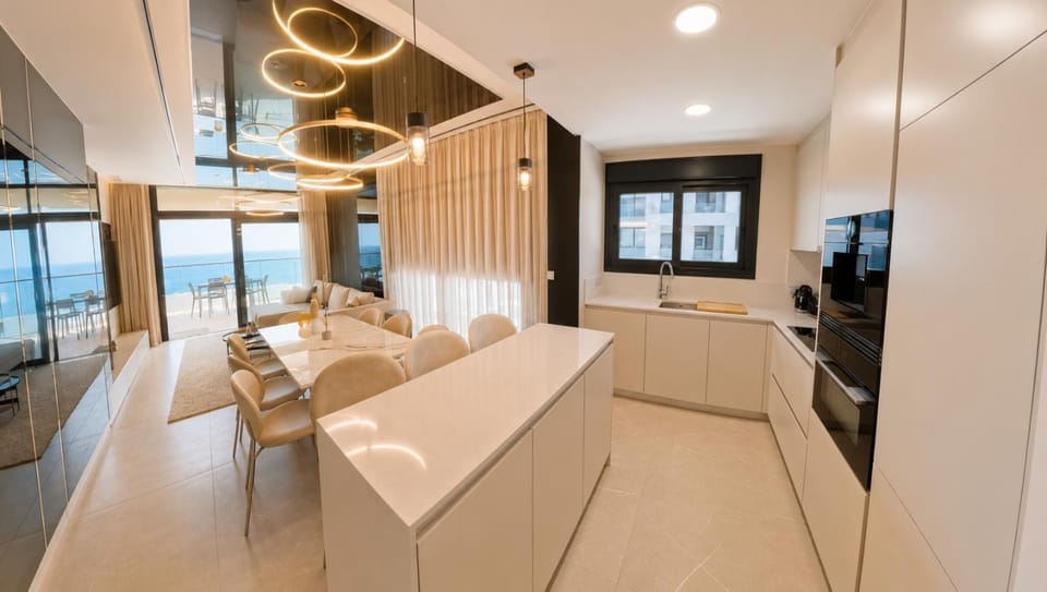 Kitchen or kitchenette, Living room