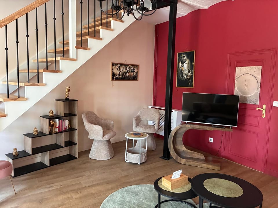 TV and multimedia, Living room, Seating area