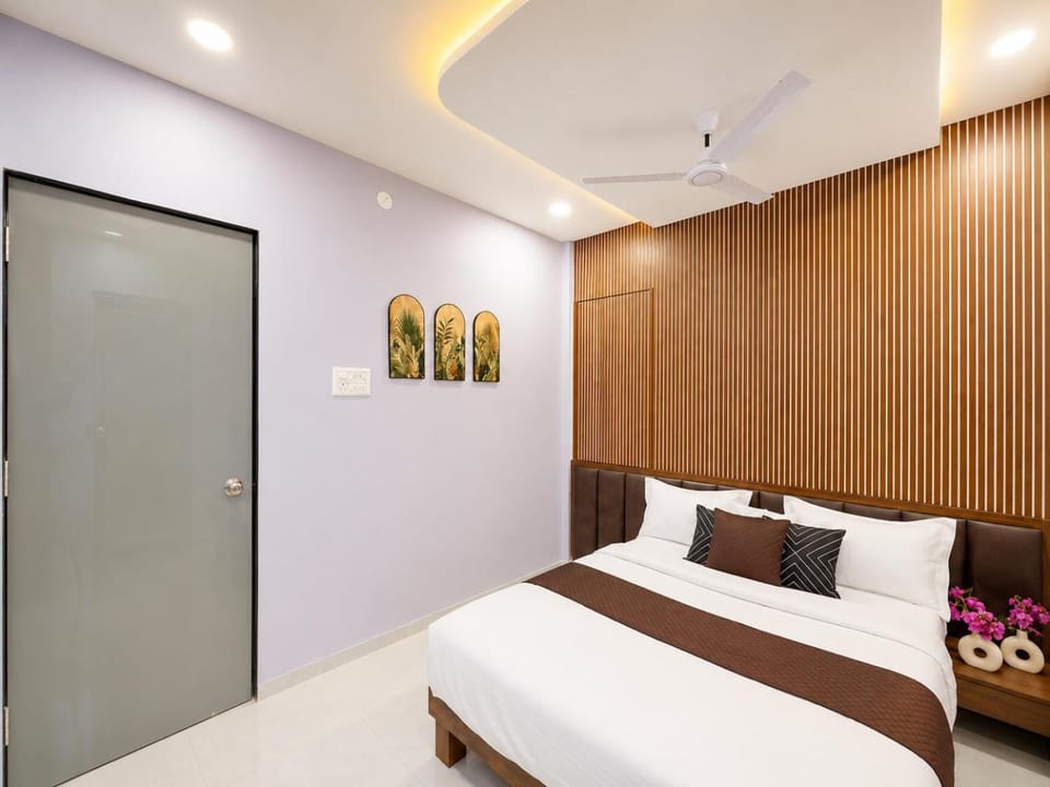 Bed, Photo of the whole room, Bedroom, wardrobe