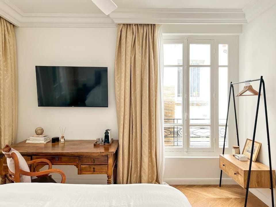 Cozy Studio - near Palais Royal-Louvre Museum Apartment in Paris