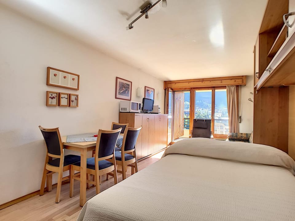 Arcades 604 charming studio with south facing balcony Apartment in Bagnes