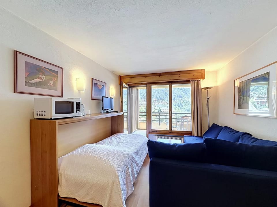 Arcades 604 charming studio with south facing balcony Apartment in Bagnes