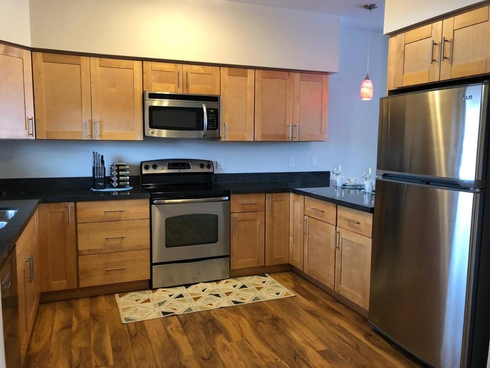 Modern Apt #302 - a Block from St. Pat's Hospital Apartment in Missoula