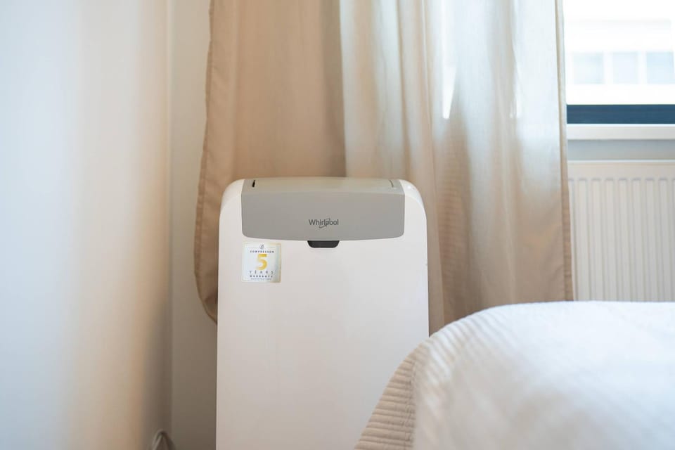 Bed, Bedroom, air conditioner