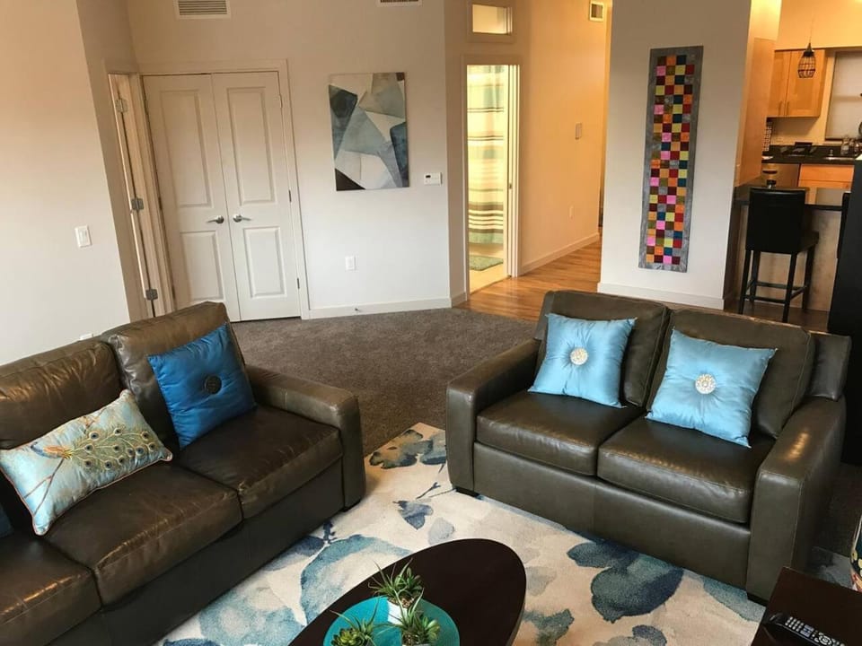 Modern Apt #402 - a Block from St. Pat's Hospital Apartment in Missoula