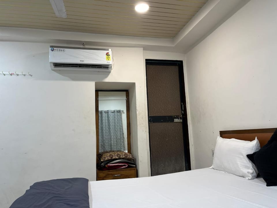 Hotel Rajeshree Hotel in Gujarat