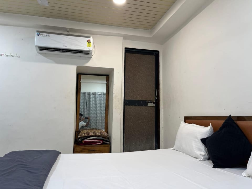 Hotel Rajeshree Hotel in Gujarat
