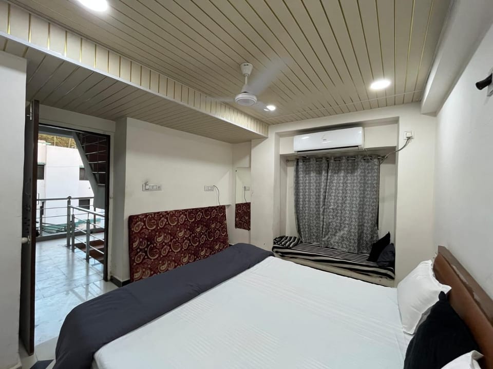 Hotel Rajeshree Hotel in Gujarat
