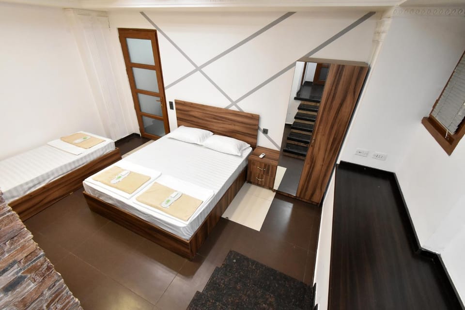 Bed, Photo of the whole room, Bedroom, towels