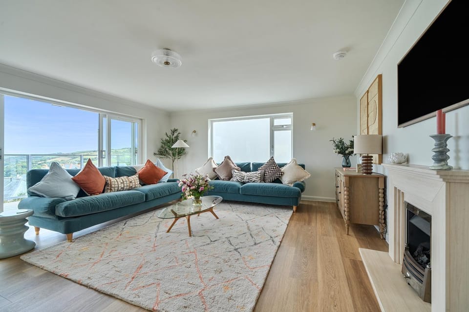 TV and multimedia, View (from property/room), Living room, Seating area