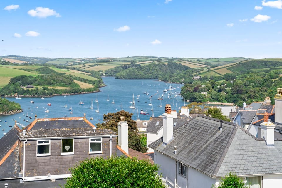 Day, Neighbourhood, Natural landscape, River view, Sea view