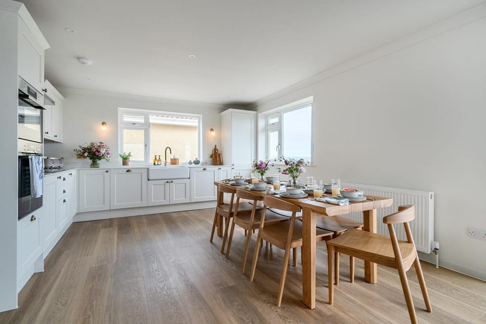 Kitchen or kitchenette, Dining area, heating, pet friendly