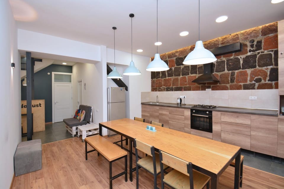 Kitchen or kitchenette, Dining area, oven, stove