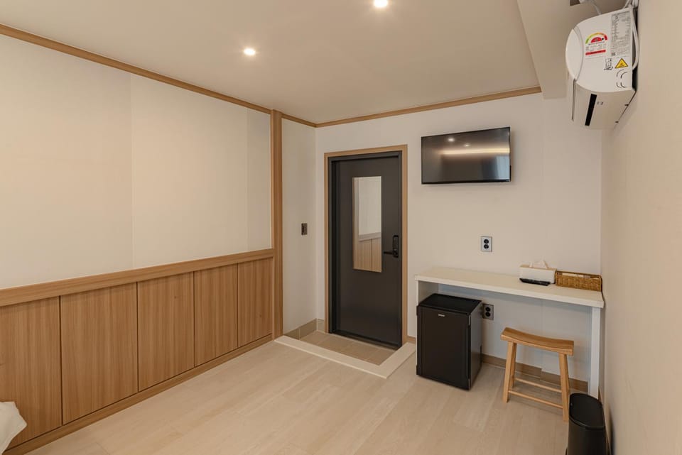 ZIP1972Hostel Dongdaemun Hostel in Seoul