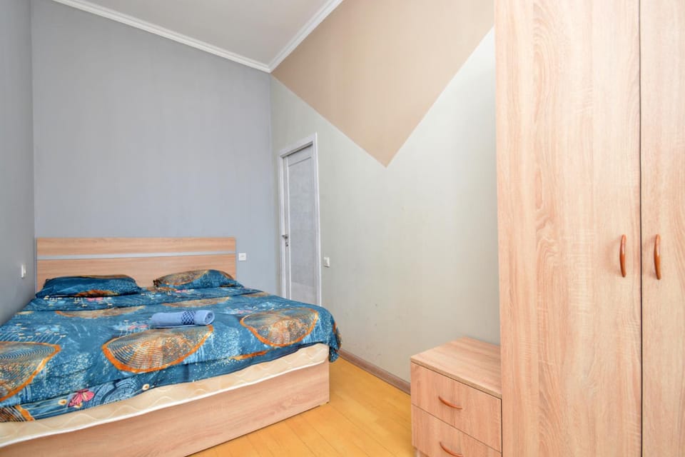 Bed, Photo of the whole room, Bedroom, wardrobe