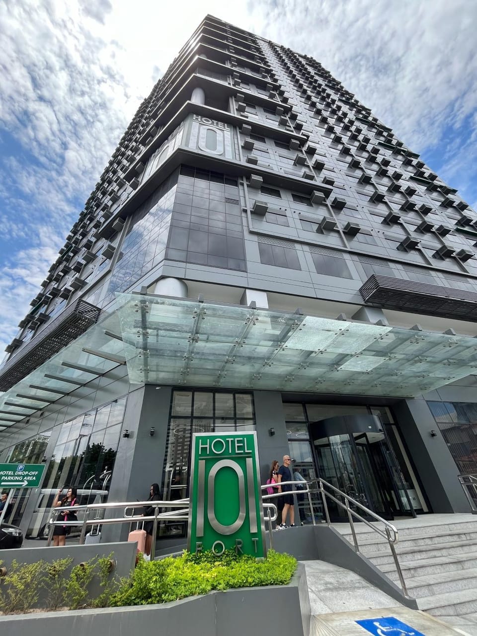 Hotel101-Fort Hotel in Makati