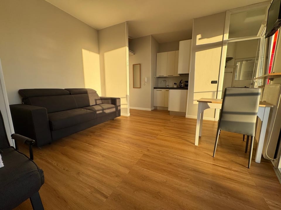 Kitchen or kitchenette, Living room, Dining area, Bedroom