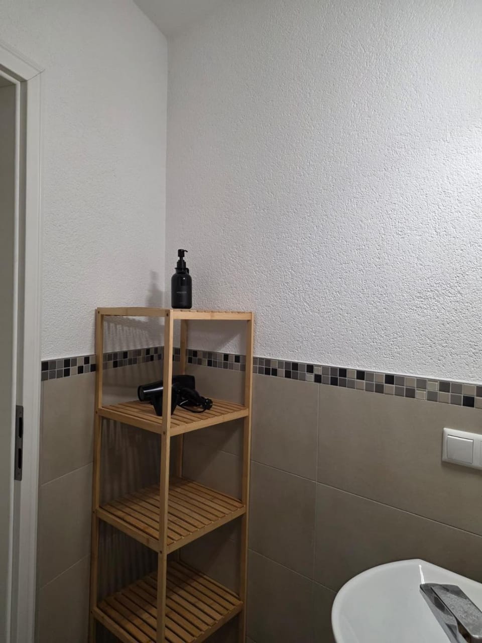 Bathroom, towels