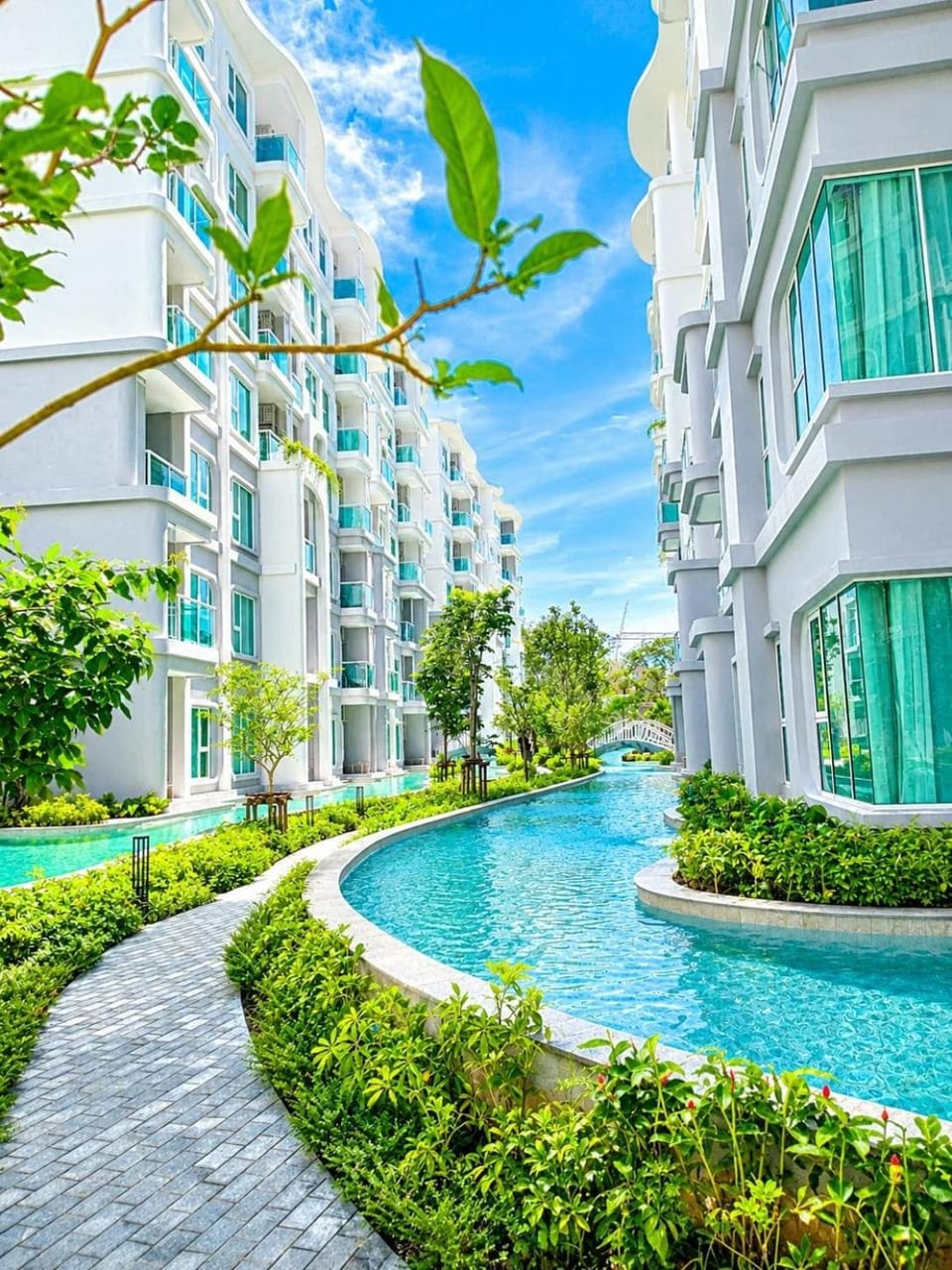 Property building, Garden, Swimming pool