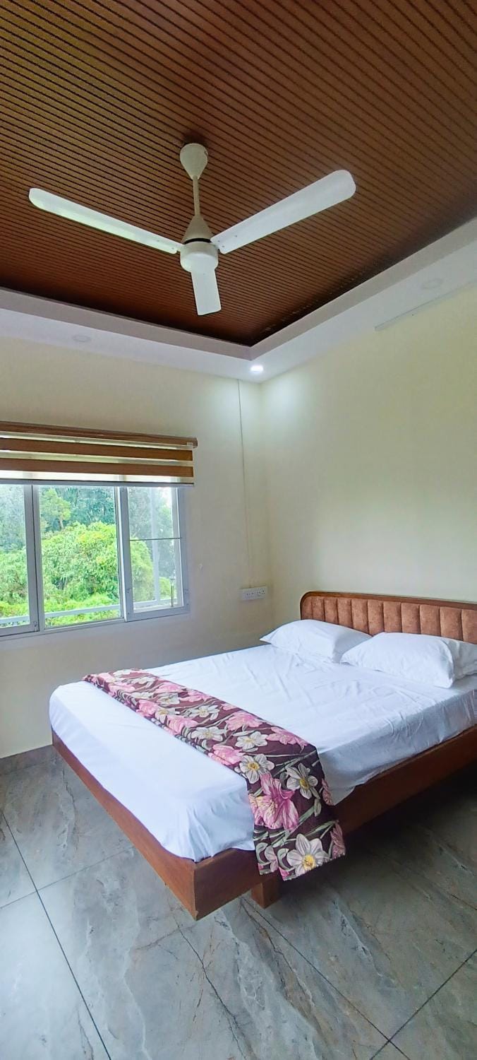 Aashiana, 4 bedroom homestay, 1st floor with balcony garden Vacation rental in Kochi