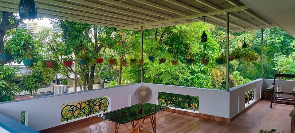 View (from property/room), Balcony/Terrace, Garden view