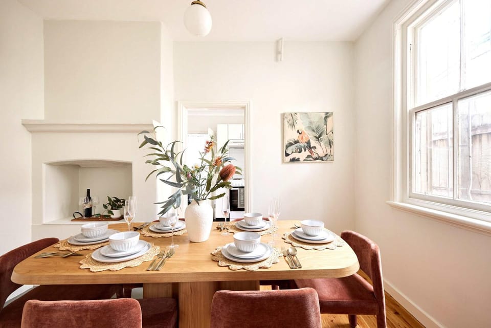 3BR Bondi Junction Walk to Westfield & Station House in Sydney