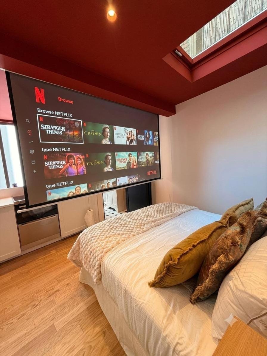 Bed, TV and multimedia, Photo of the whole room, Bedroom