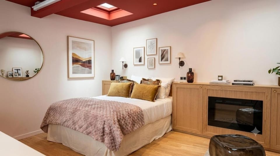 Bed, Photo of the whole room, Bedroom