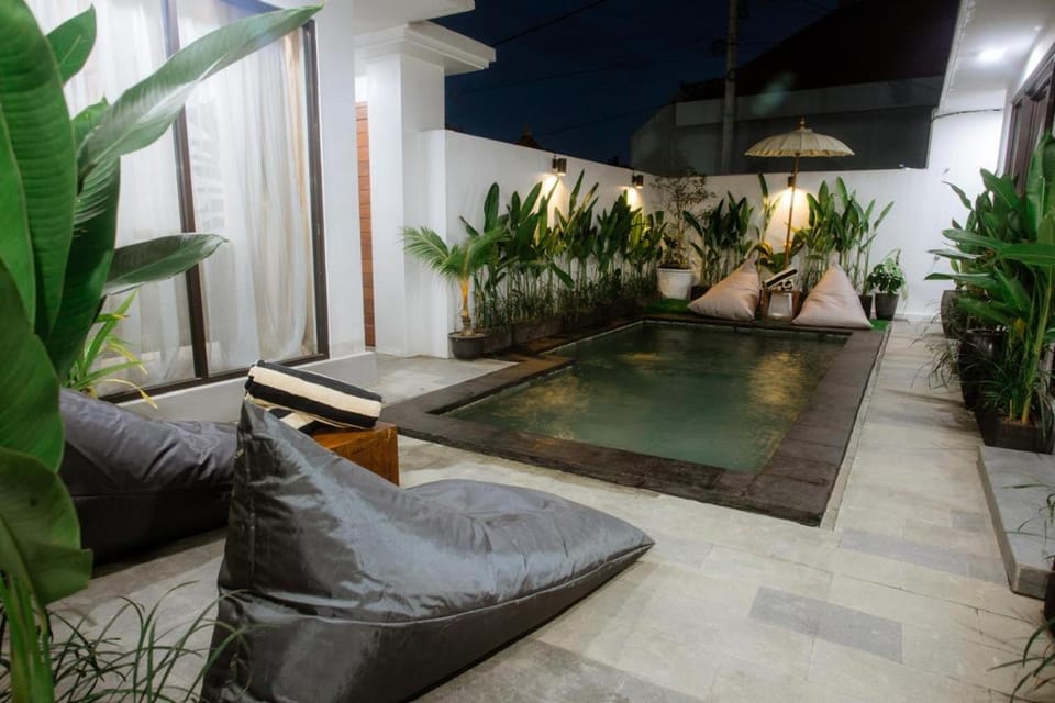 Night, Seating area, Pool view, Swimming pool