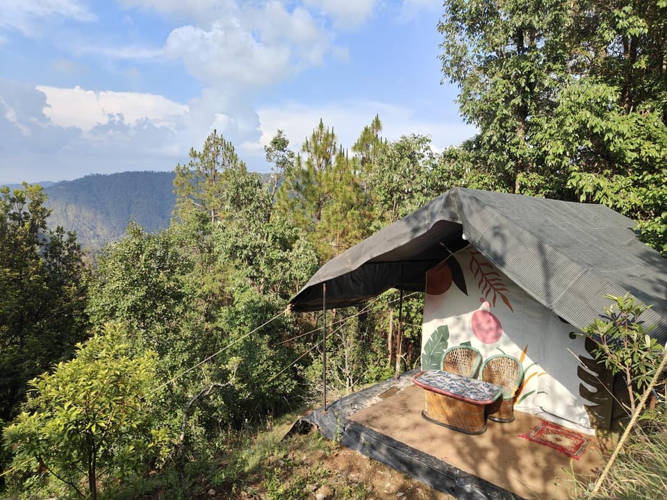 The camps of mukteshwar Hotel in Uttarakhand